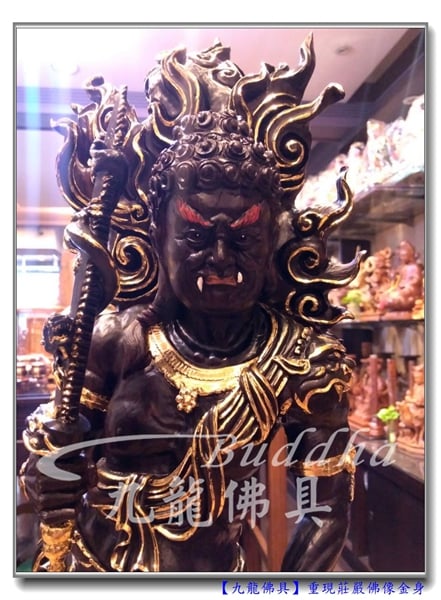 Read more about the article 【重現莊嚴佛像金身】紫檀木不動明王重新整理後重現威嚴金身，忿怒法相的守護下有心安的故事