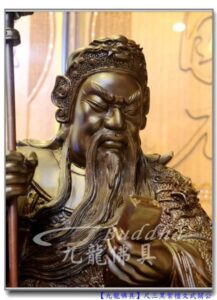 Read more about the article 【尺三黑紫檀文武關公】允文允武威嚴帝君，軍警界的保護神