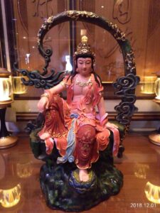 Read more about the article 【客製化莊嚴神像】極彩祥龍水月觀音與玉虛蕩魔大天尊~感謝林師兄再度與九龍結緣~