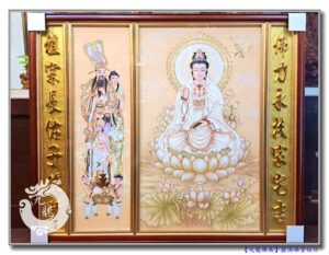 Read more about the article 【圓滿佛堂設計】佛釋金光照耀莊嚴佛堂，金底輝煌觀音神明彩